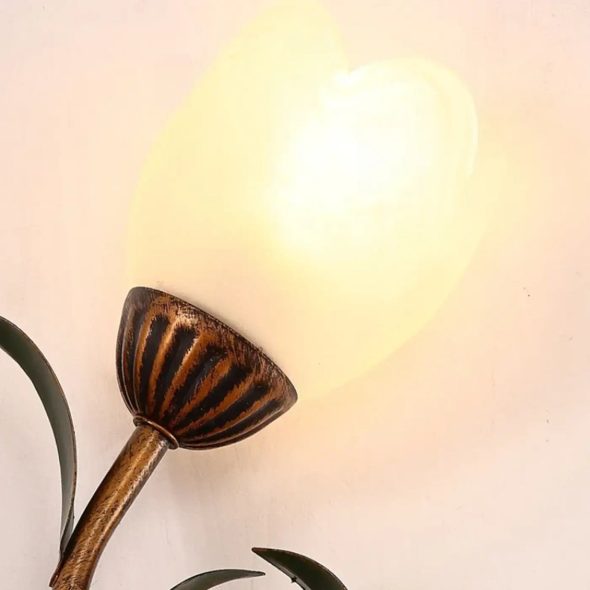 Applique Murale Florale Dorée Globe Verre – Fomis