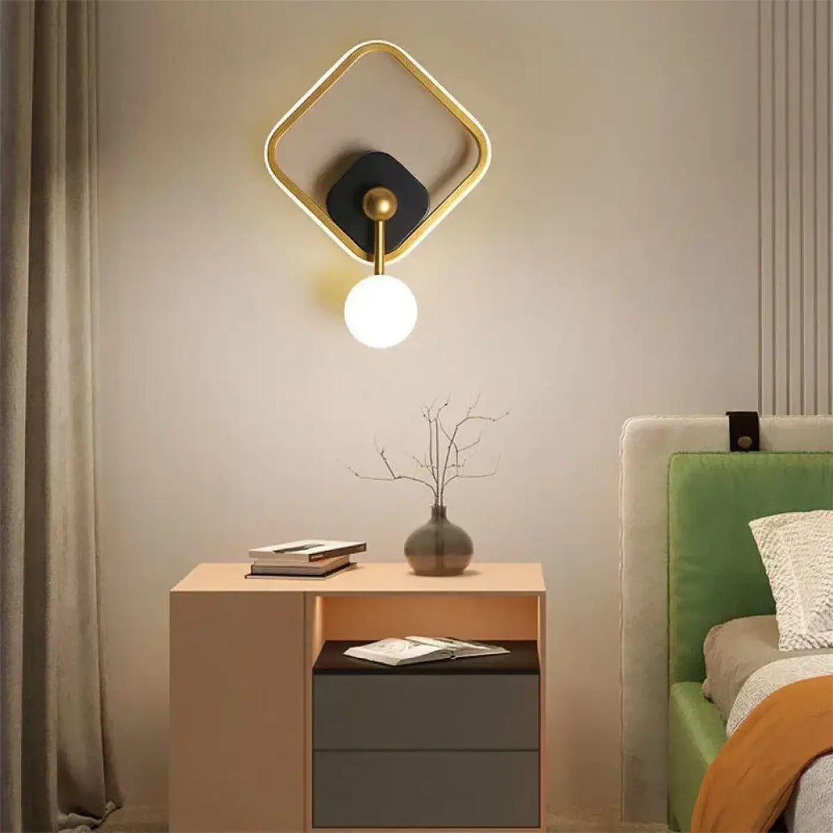Applique Murale Globe à Halo Lumineux – Lison