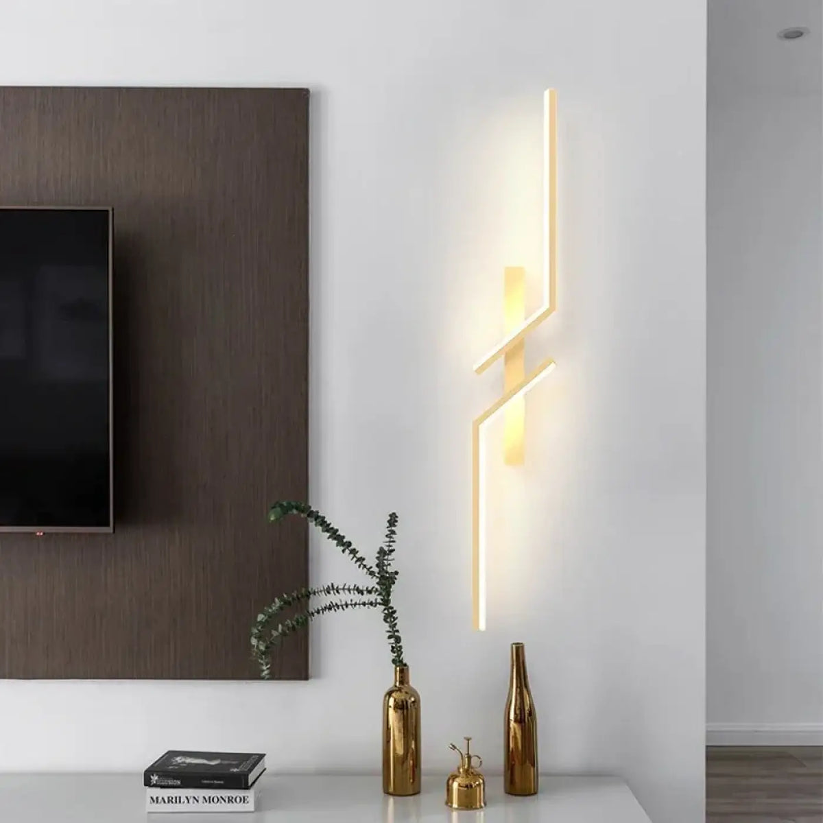 Applique Murale LED Dorée Courbée – Nesel
