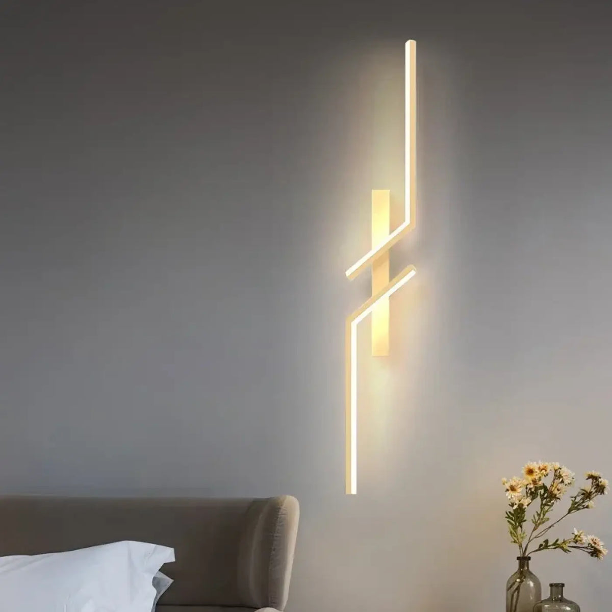 Applique Murale LED Dorée Courbée – Nesel