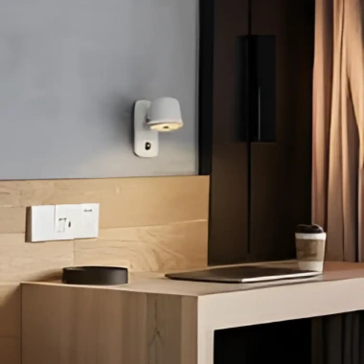 Applique Murale Minimaliste Discrète – Tevio