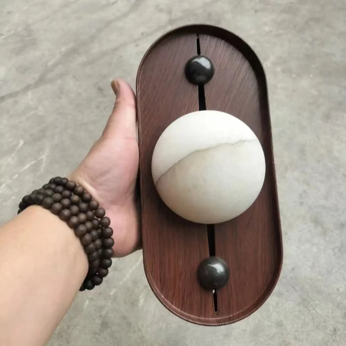 Applique Murale Ovale en Bois à Boule – Sila