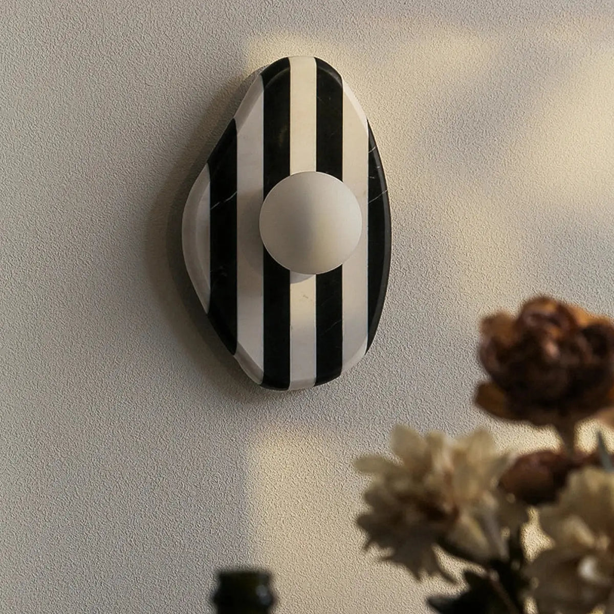 Applique Murale Rayée Graphique – Éran