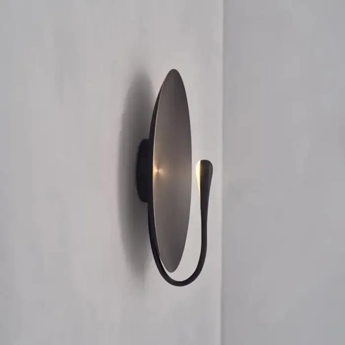 Applique Murale Ronde Disque en Métal – Jadio