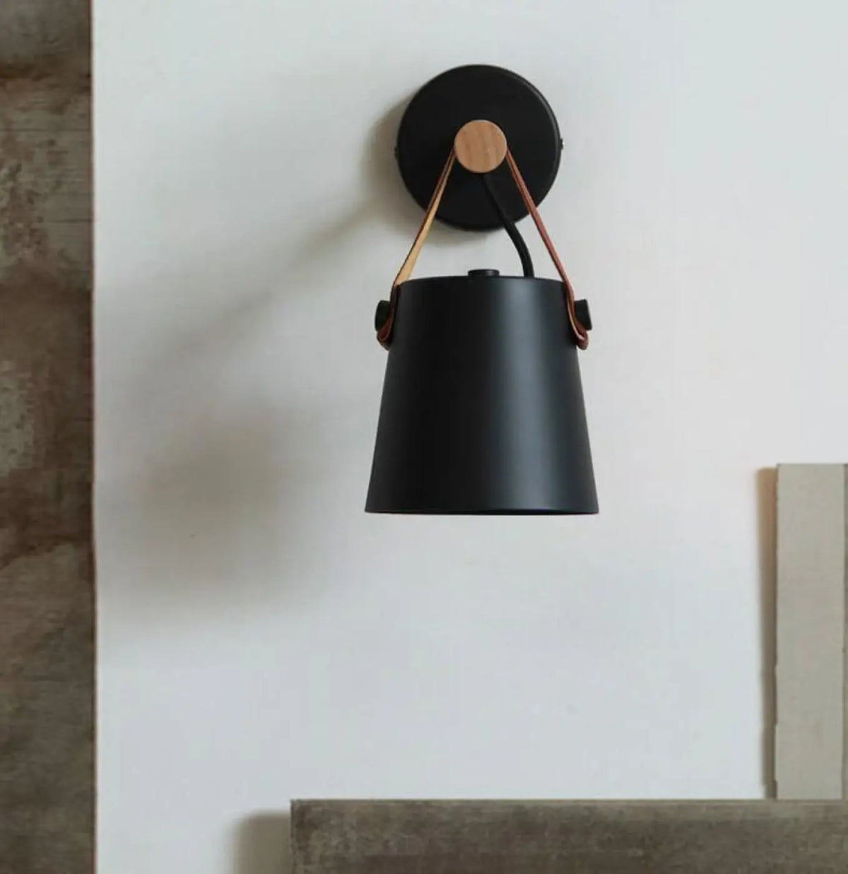 Applique Murale Scandinave en Bois – Rimon