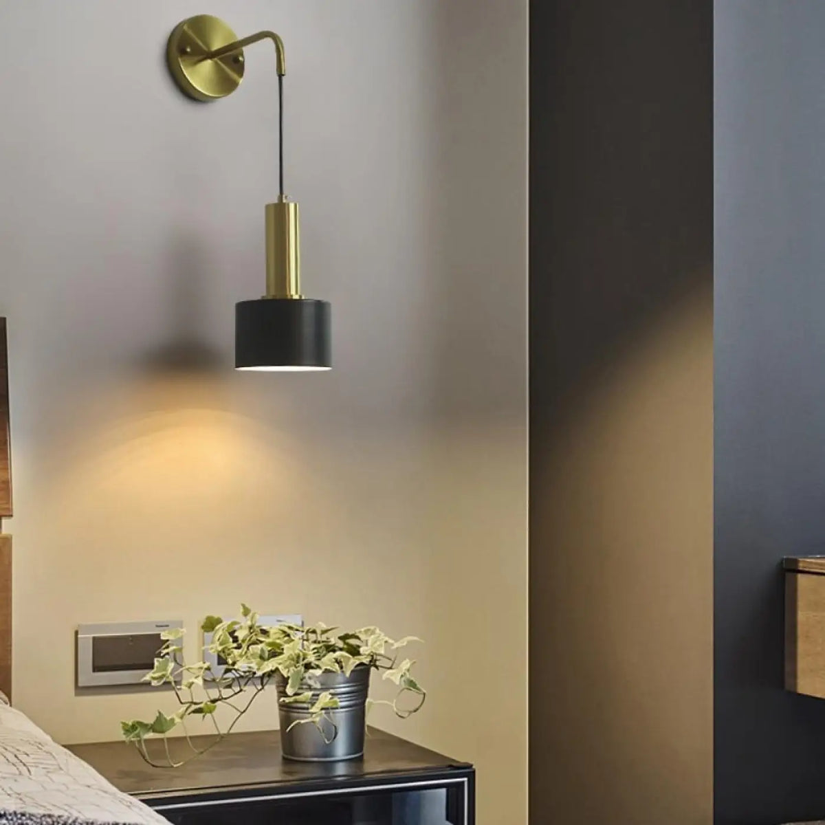Applique Murale Suspendue – Femio