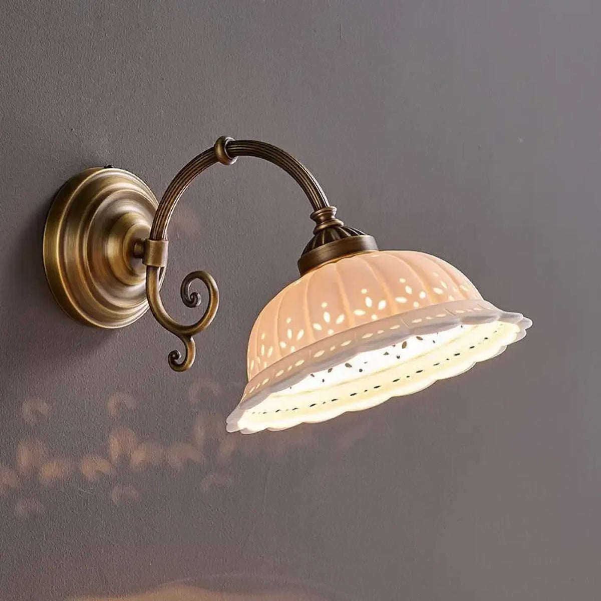 Applique Murale Vintage Verre et Bronze – Zorine