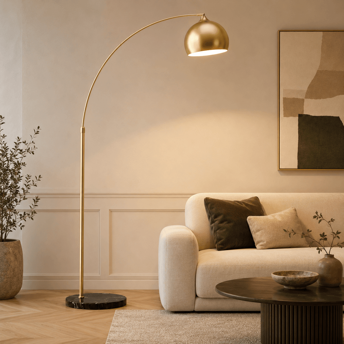 Lampadaire Arc à Dôme Doré – Astre