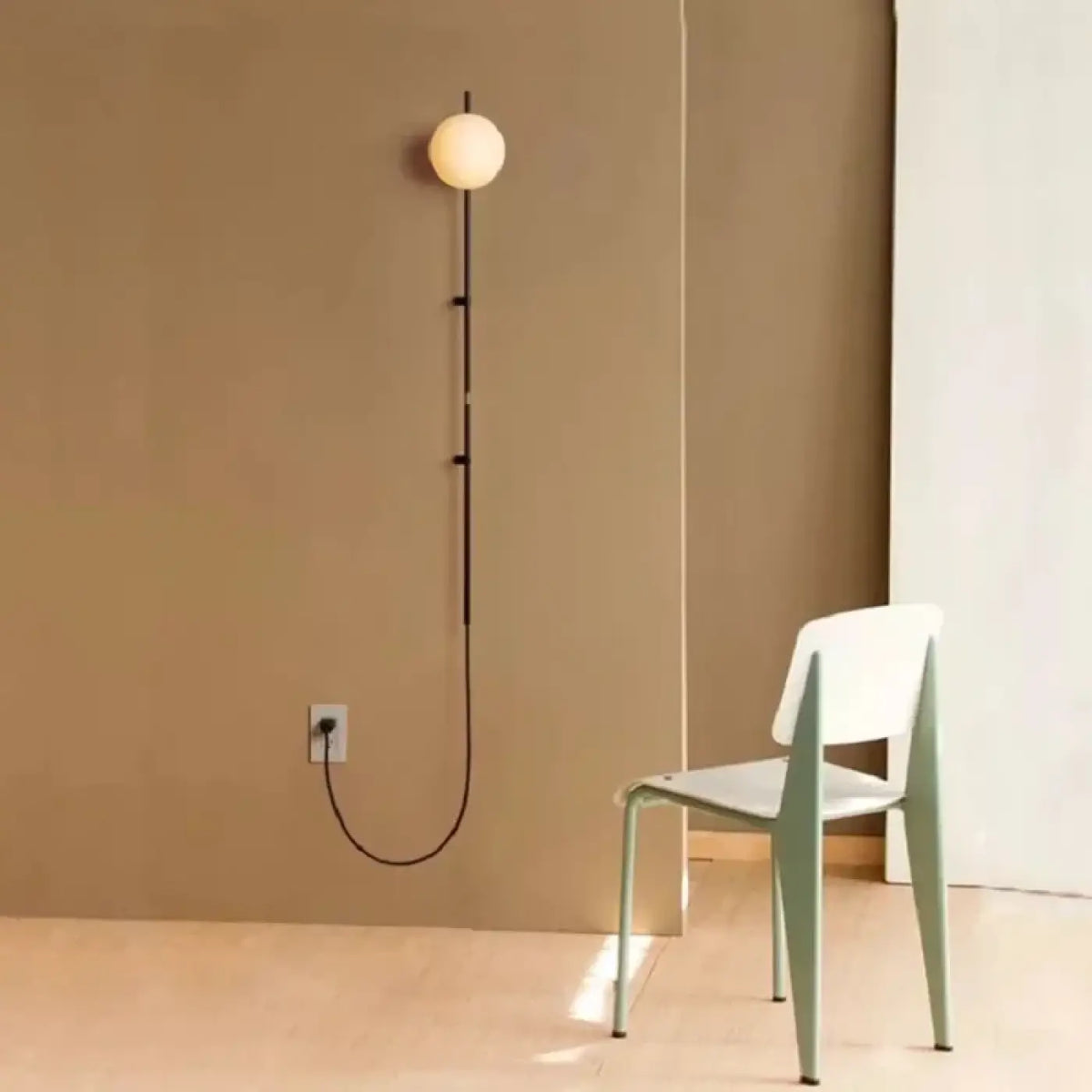 Grande Applique Murale avec Prise – Zisine