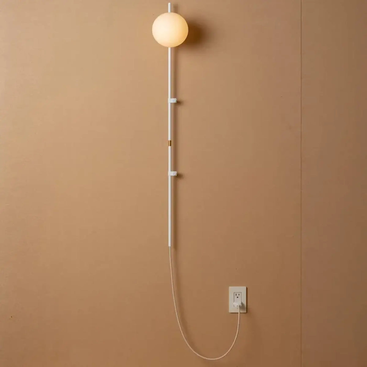 Grande Applique Murale avec Prise – Zisine