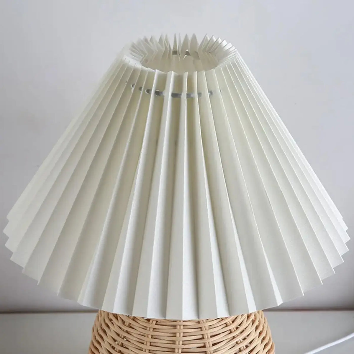 Lampe à Poser en Rotin Tressé – Bivon