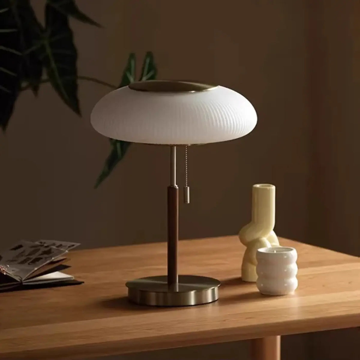 Lampe Verre Plissé et Métal Doré – Visel