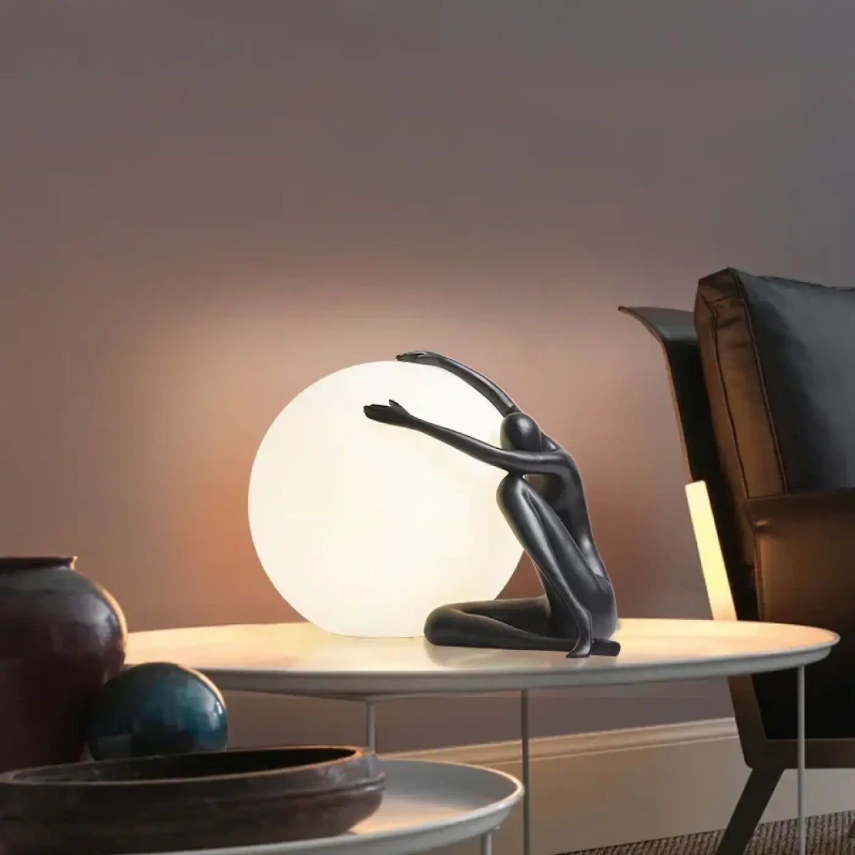 Lampe Silhouette Enlacée et Sphère – Téno