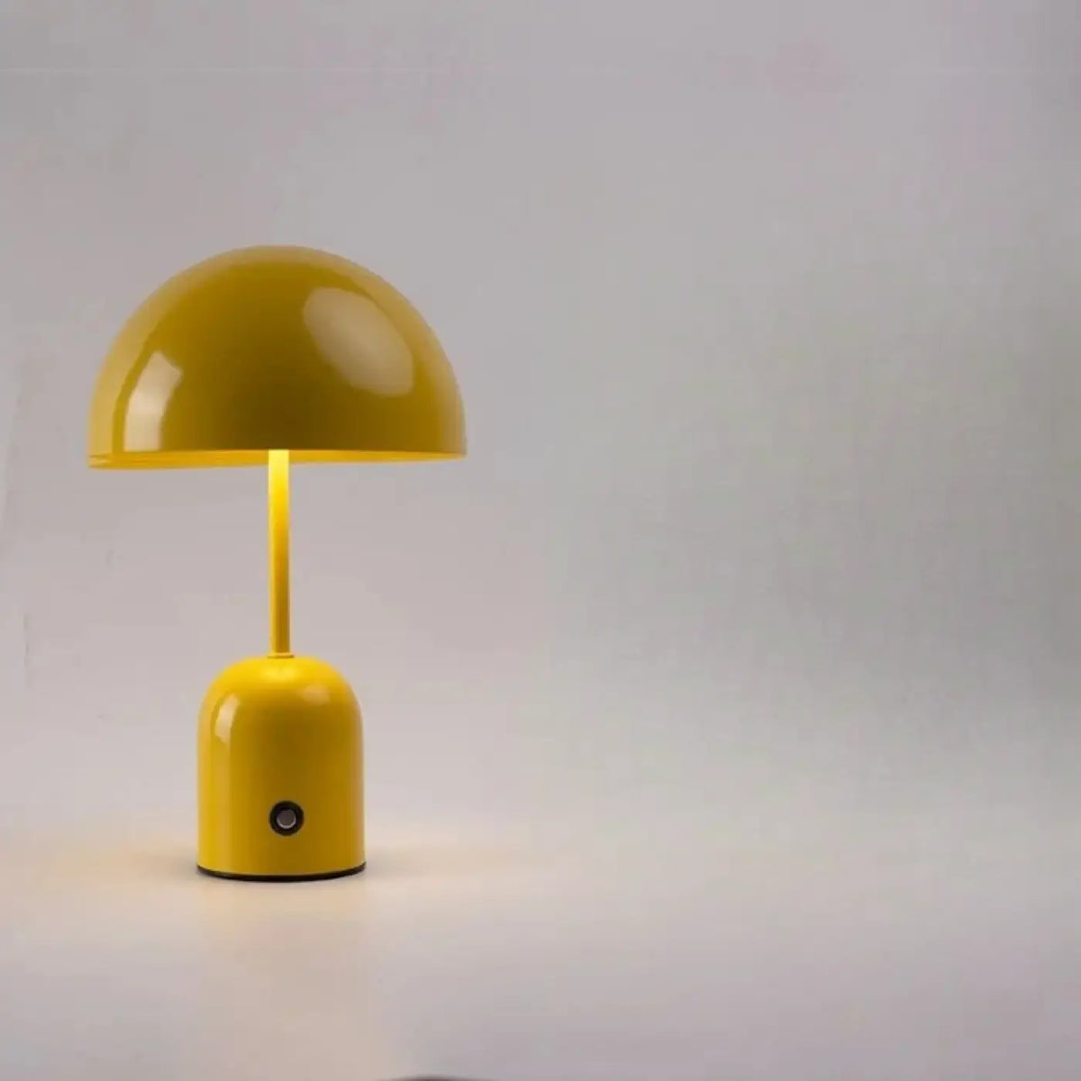 Lampe en Métal Abat-jour Demi-Sphère – Salane
