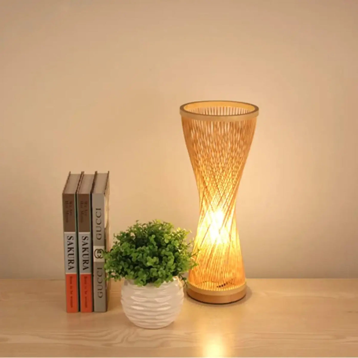 Lampe à Poser en Rotin Torsadé – Fovelle