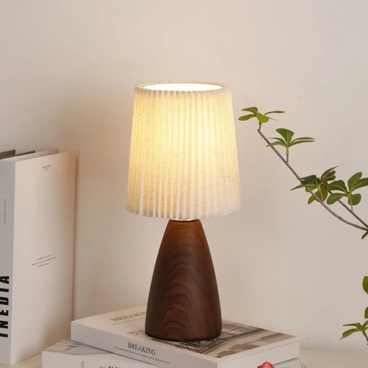 Lampe Tissu Plissé et Bois – Zasine