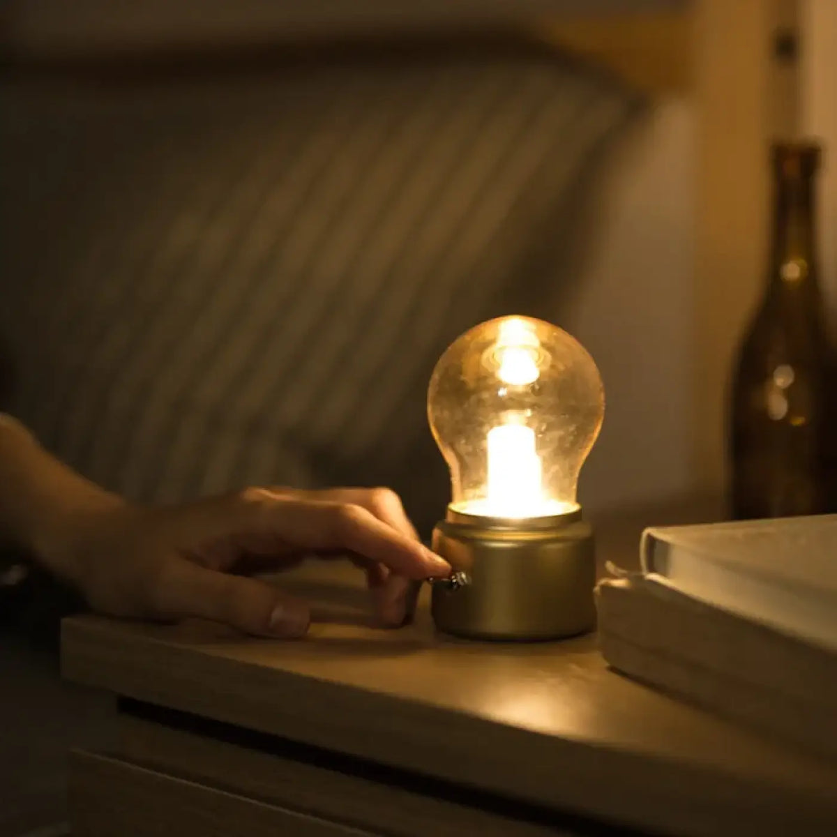 Lampe Vintage à Cloche Ambrée – Nésio