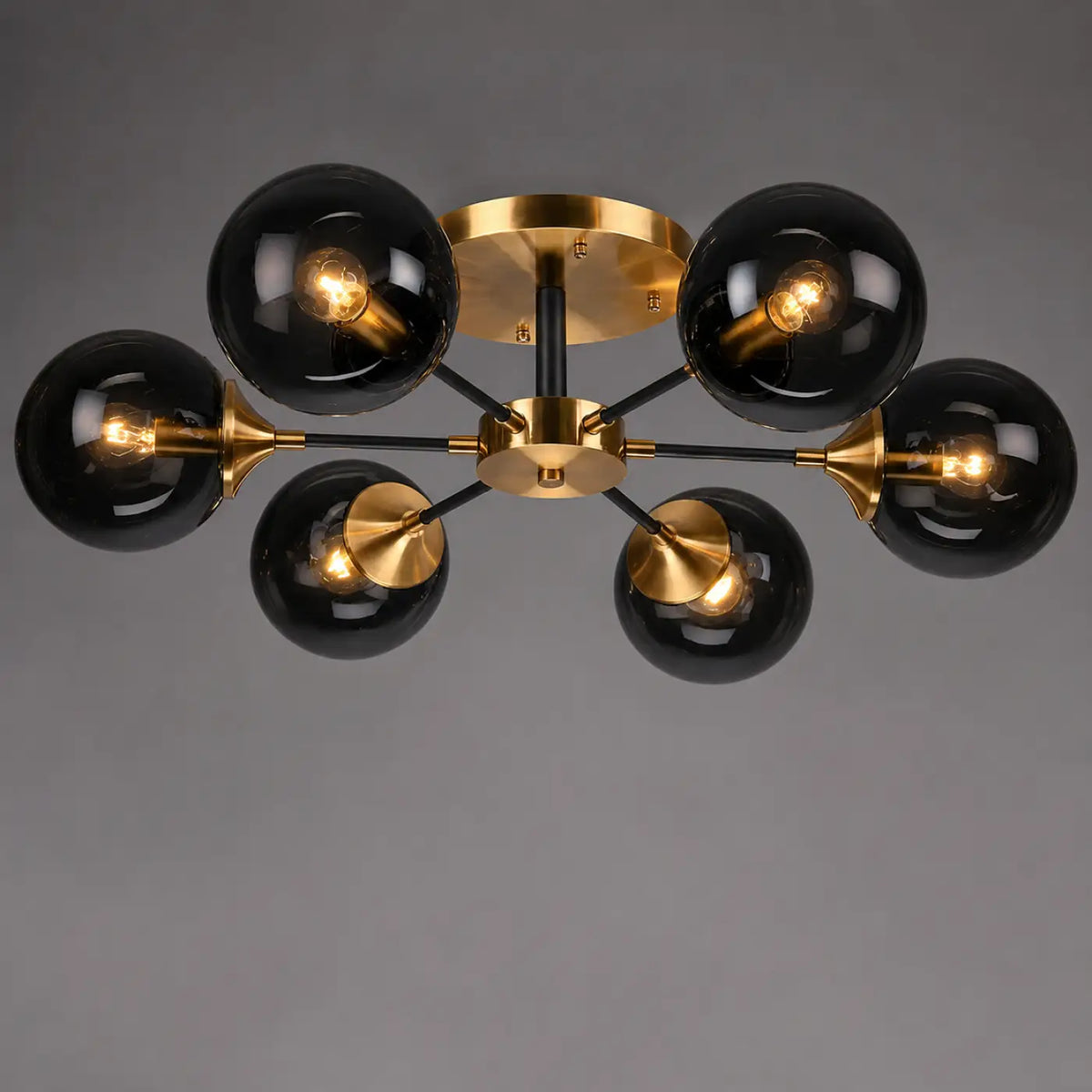 Plafonnier à Branches en Métal et Globes de Verre – Vasette