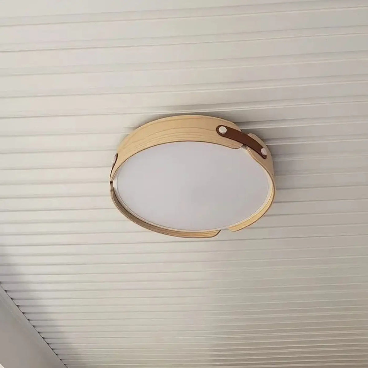 Plafonnier Rond Bois Façon Sellerie – Zasio
