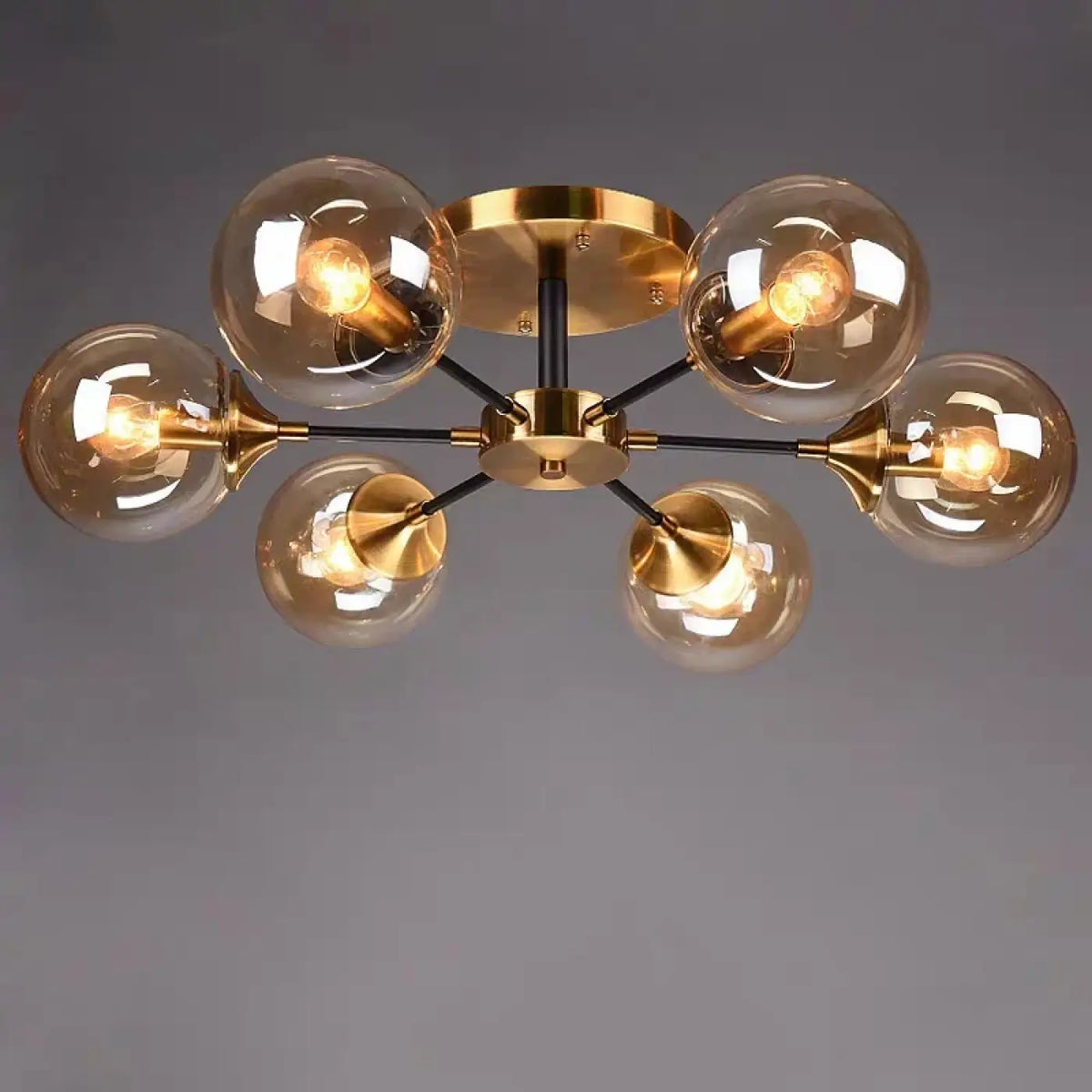 Plafonnier à Branches en Métal et Globes de Verre – Vasette