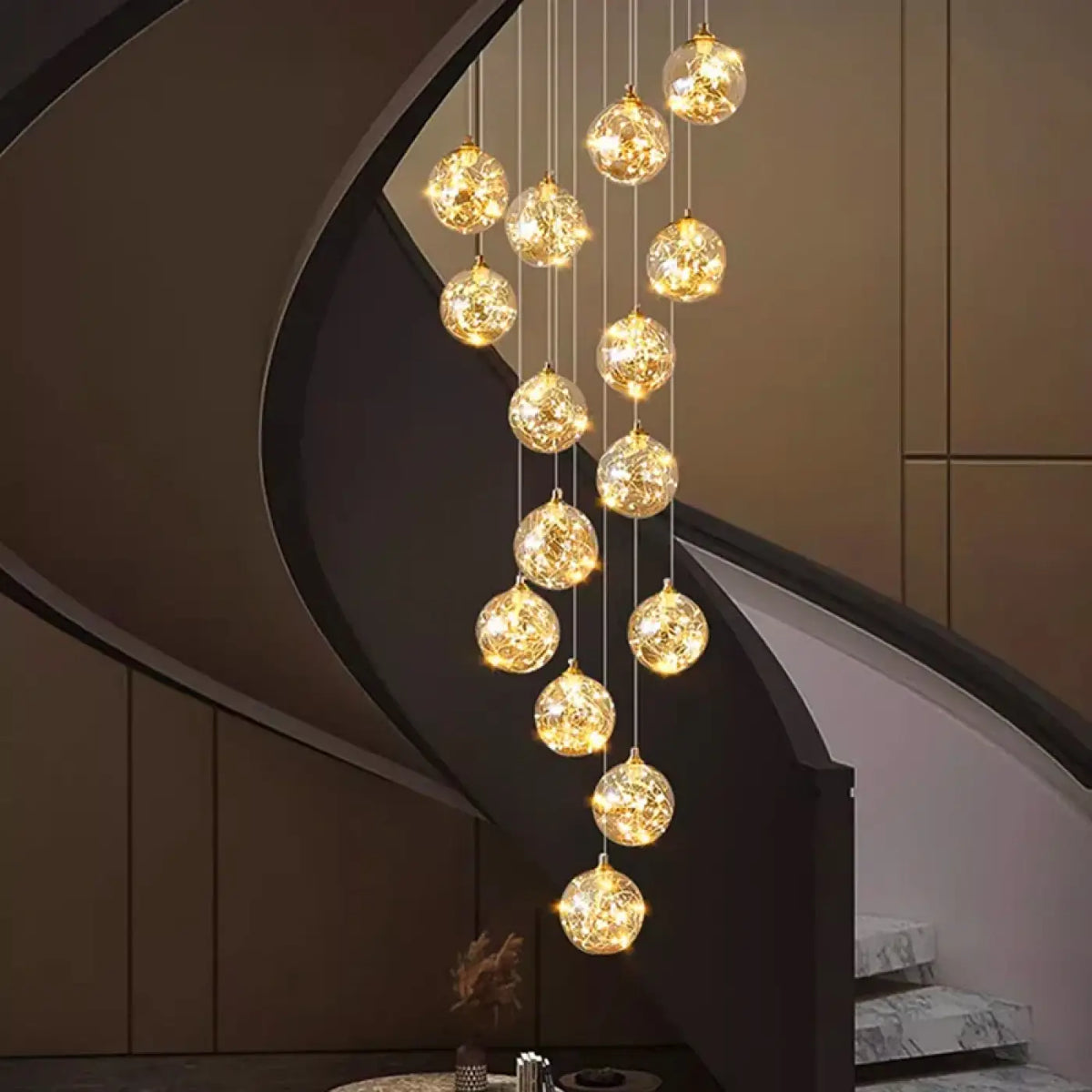 Plafonnier Cascade à LED Dorées – Zinon
