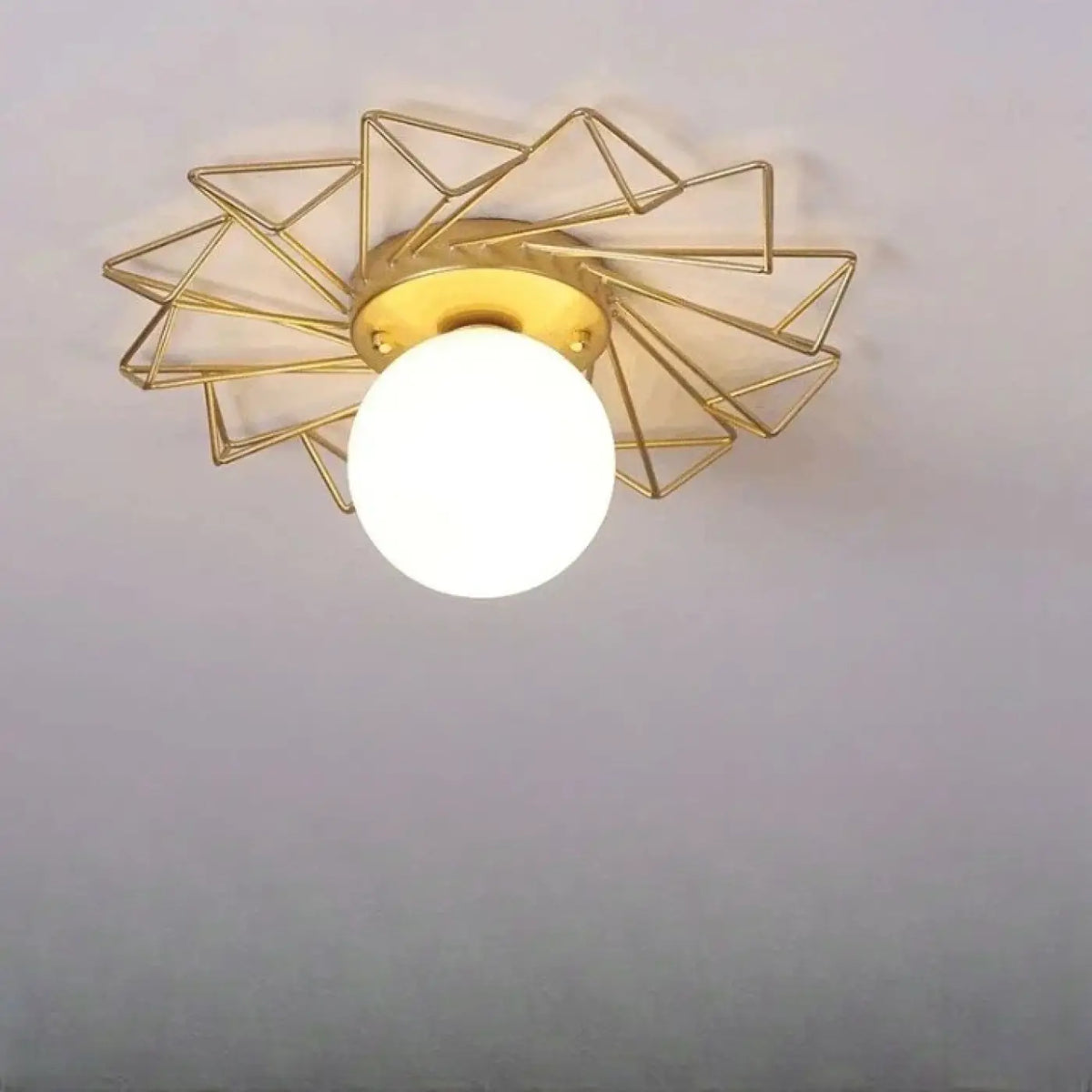 Plafonnier Étoilé en Métal Doré – Nolia