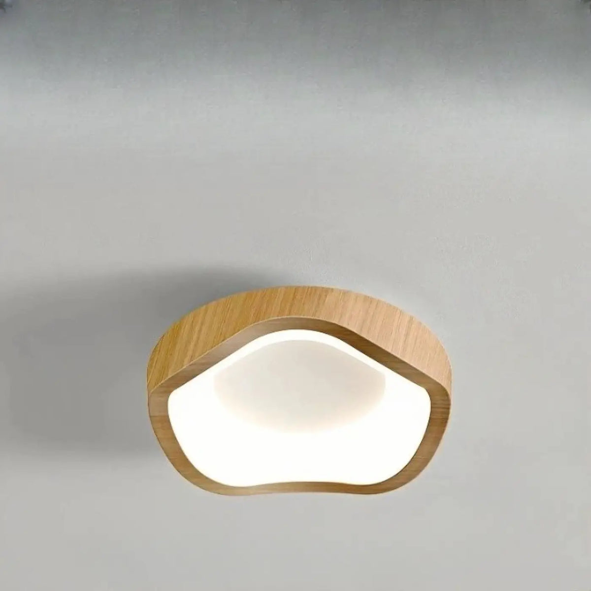 Plafonnier en Bois Organique – Tomel