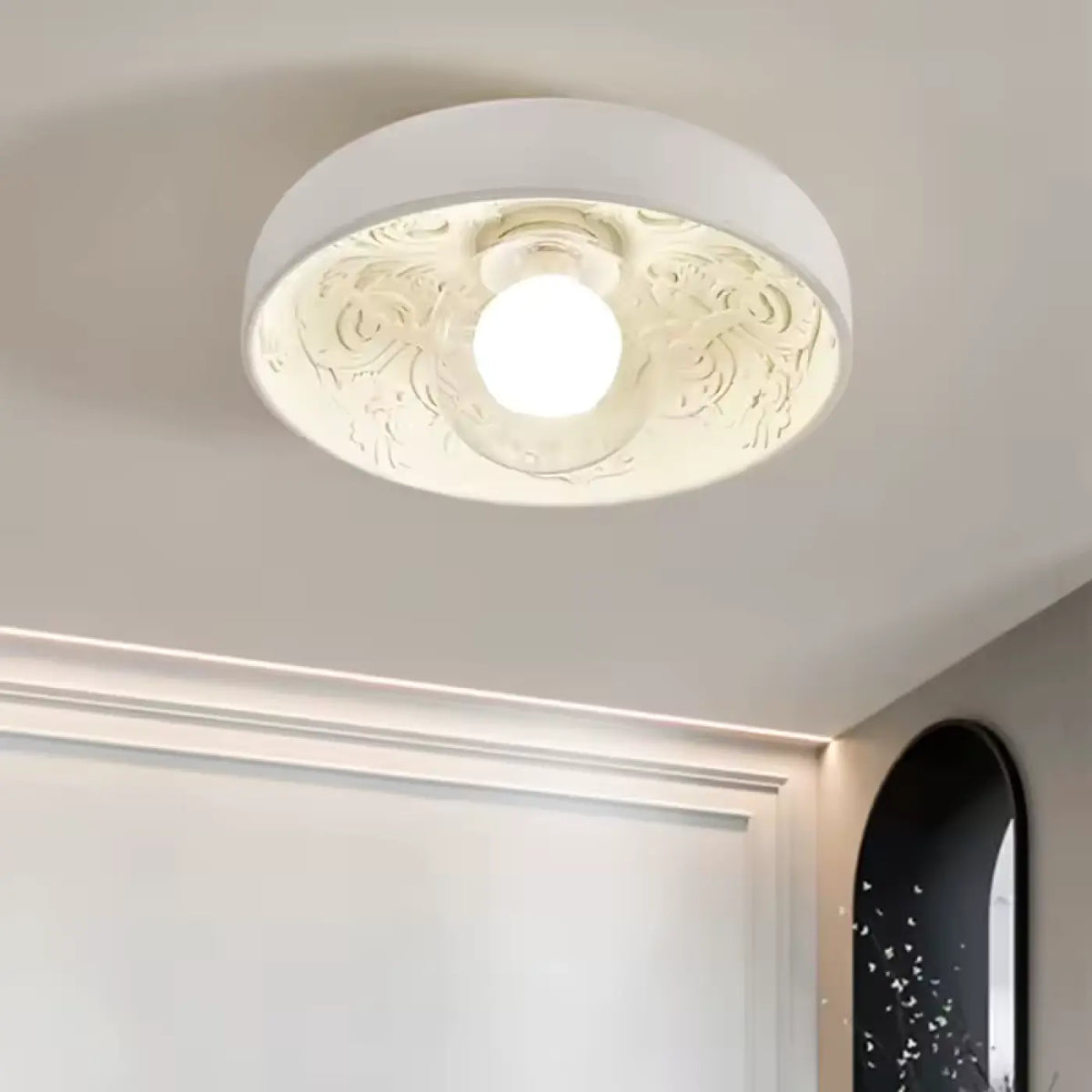 Plafonnier Rond Sculpté Blanc et Beige – Davette