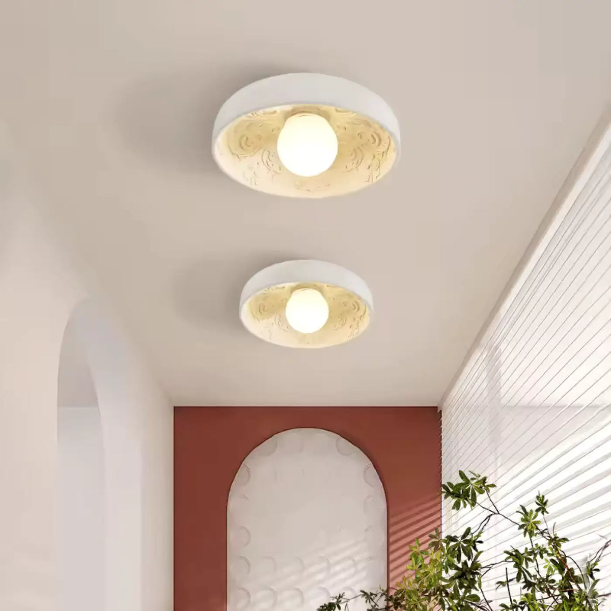 Plafonnier Rond Sculpté Blanc et Beige – Davette
