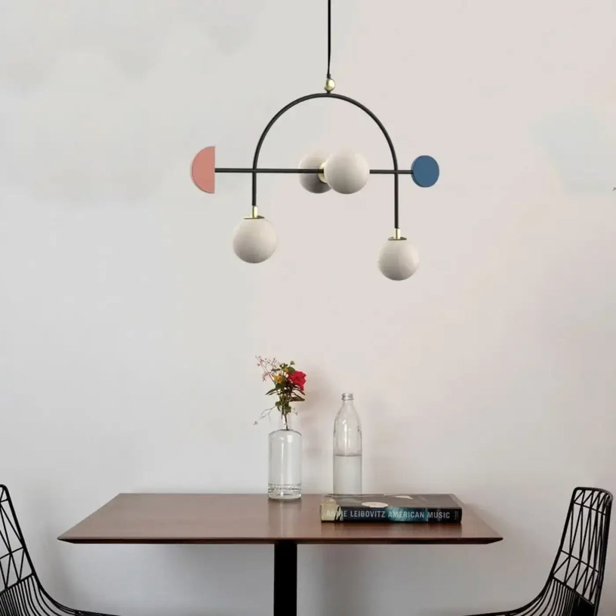 Suspension Boules Blanches et Couleurs – Larette