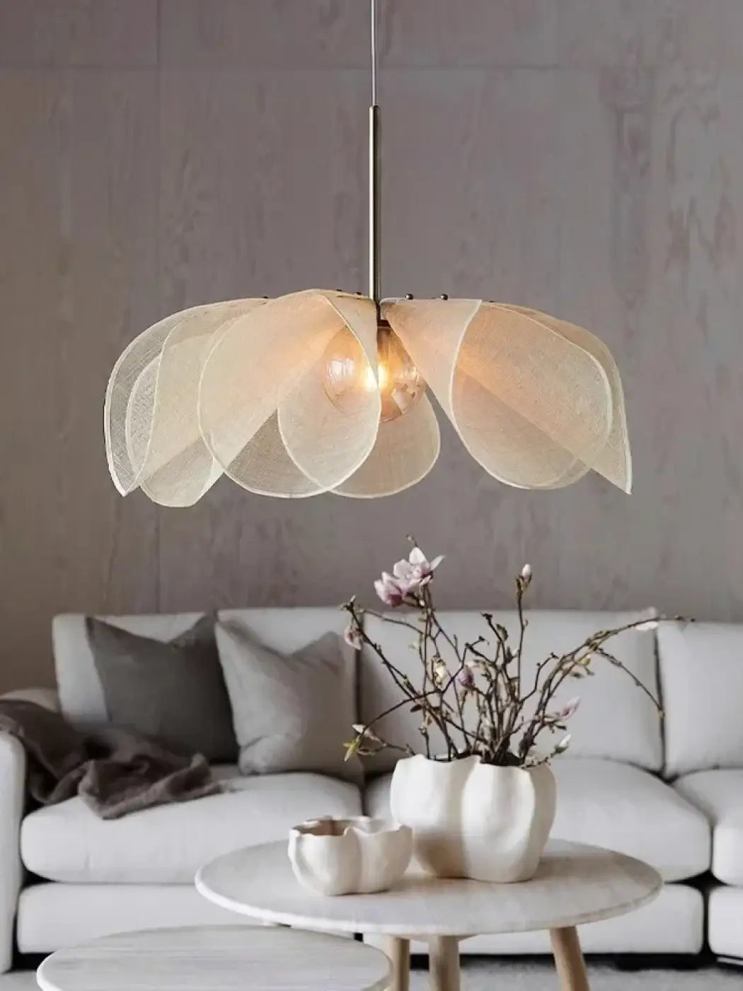 Suspension Pétales en Tissu Beige – Cléron