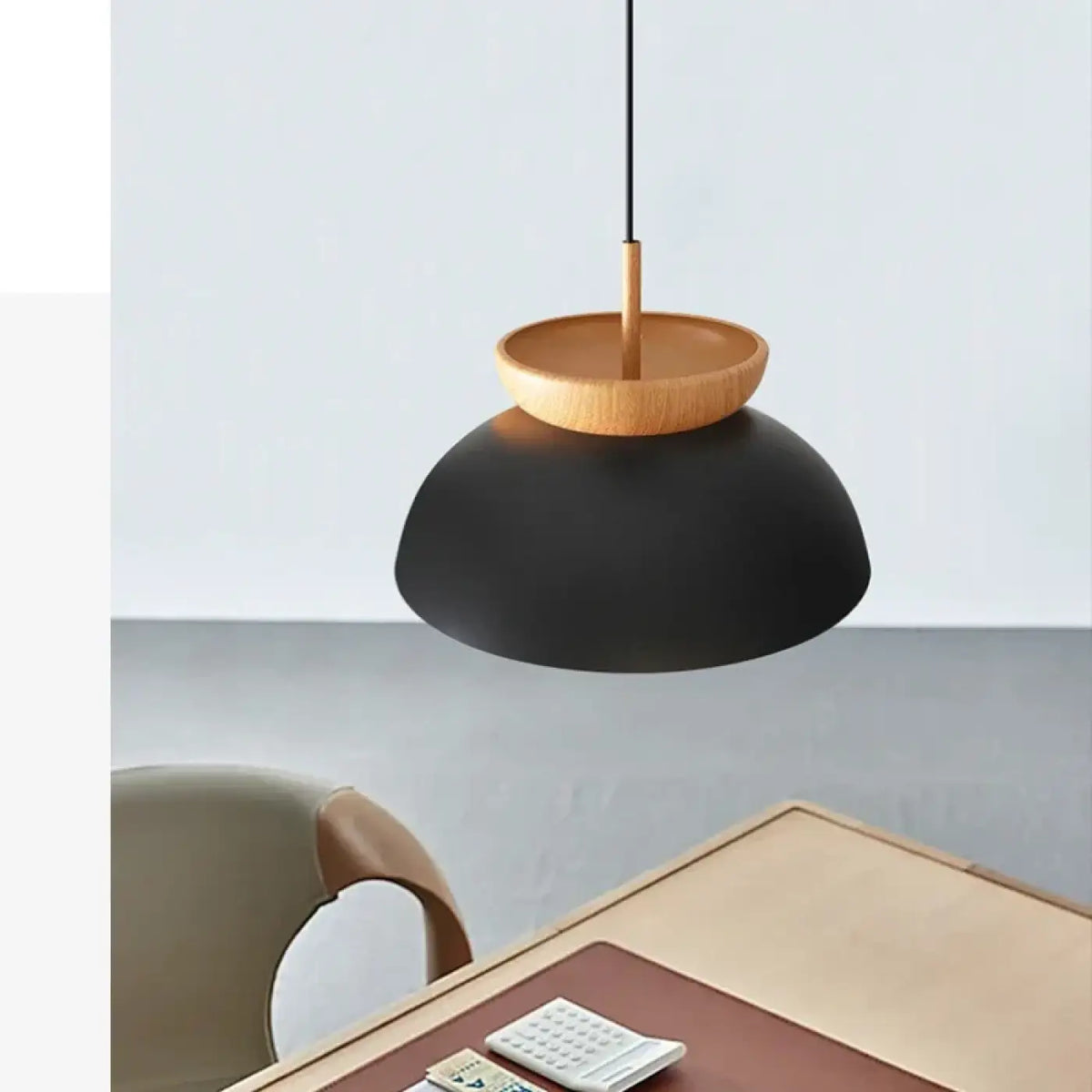 Suspension Scandinave avec Détail Bois – Rivane