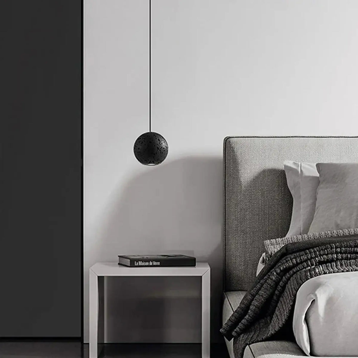 Suspension Sphère Noire Minimaliste – Namane