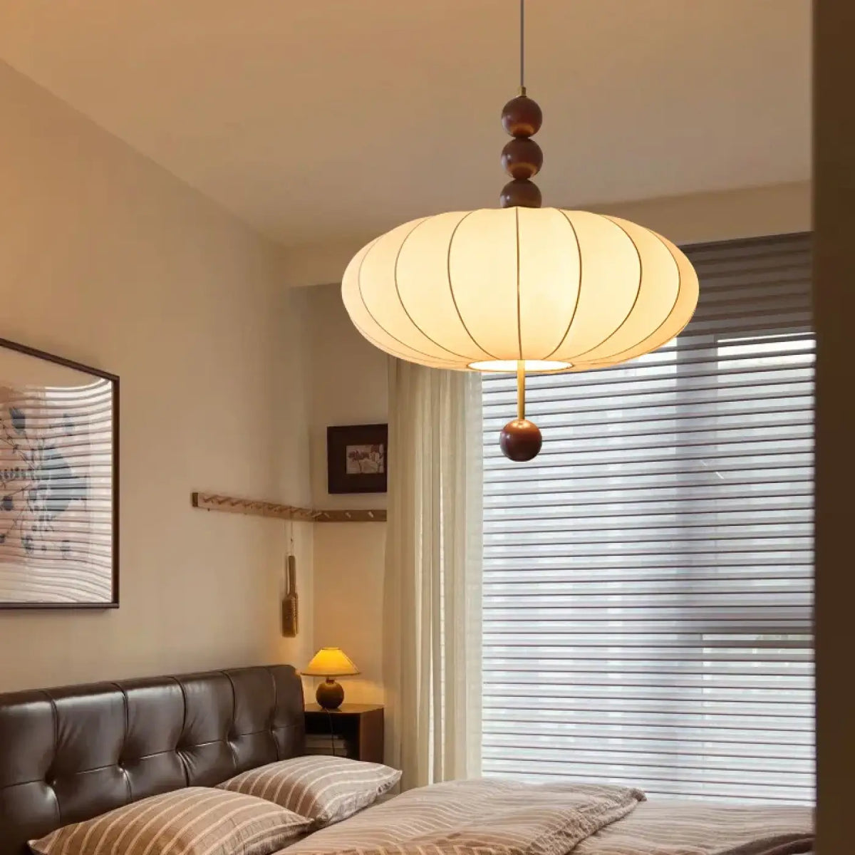Suspension Tissu et Boules de Bois – Trilo