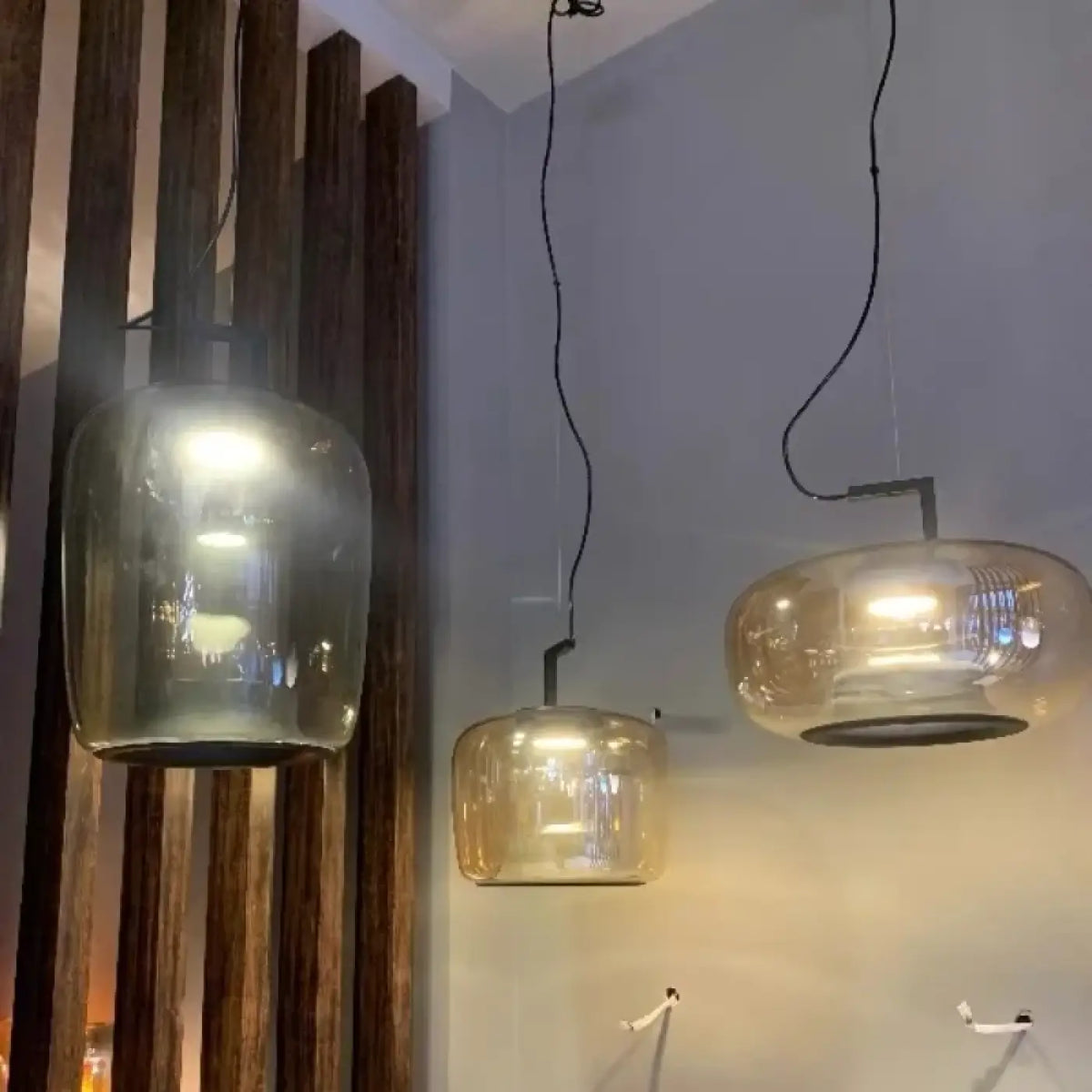 Suspension Design en Verre Fumé – Clivane