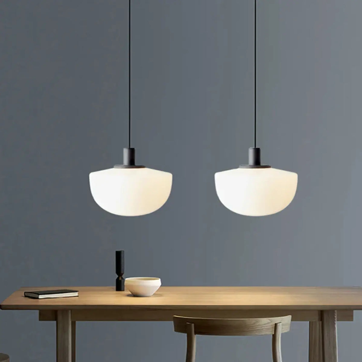 Suspension Double à Boules en Verre Blanc – Vonine