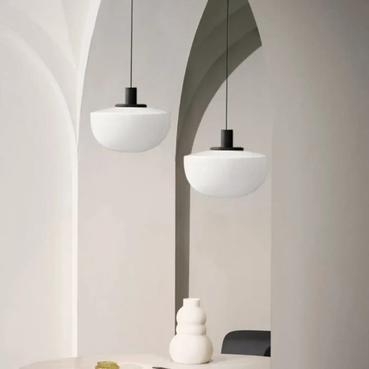 Suspension Double à Boules en Verre Blanc – Vonine