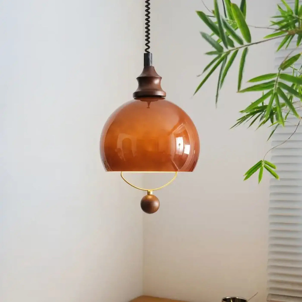 Suspension Globe Ambré et Doré – Fésa