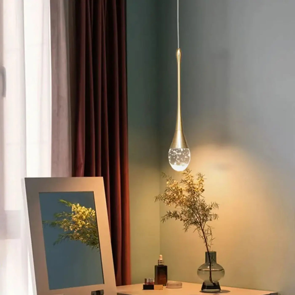 Suspension Goutte Dorée Élégante – Lamo
