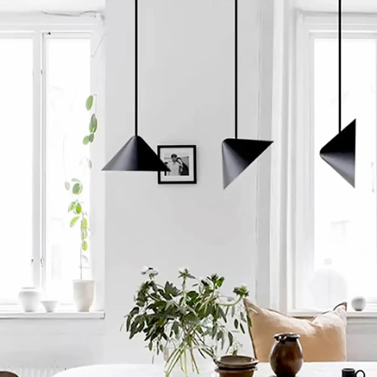 Suspension LED Acrylique et Cadre Noir – Noris