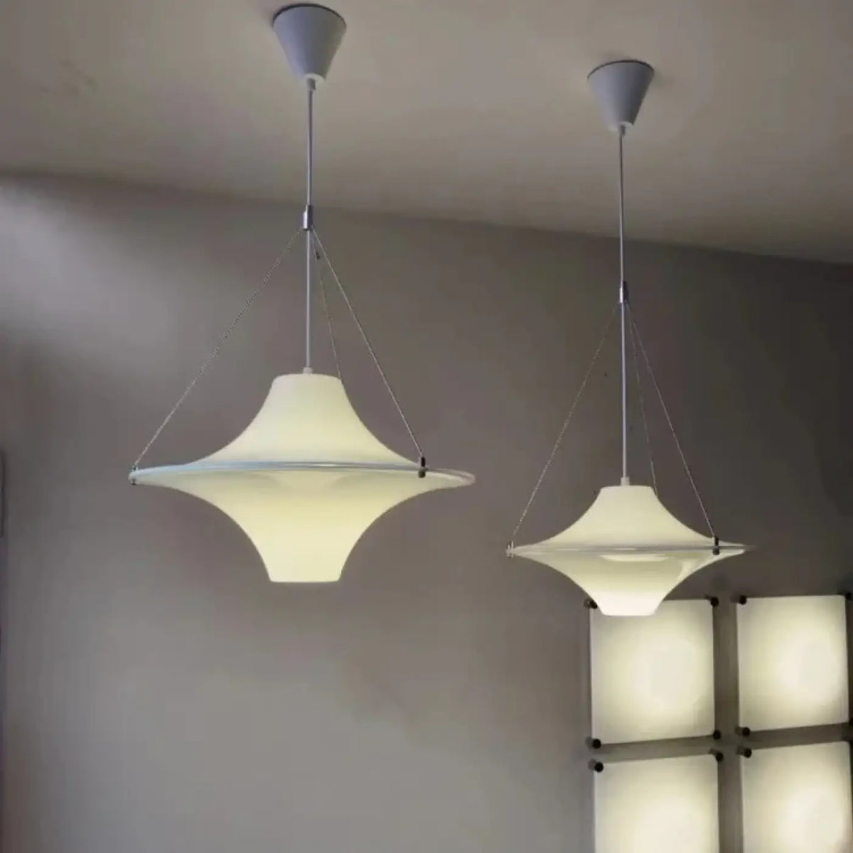 Suspension LED Ovni en Acrylique Blanc – Diso
