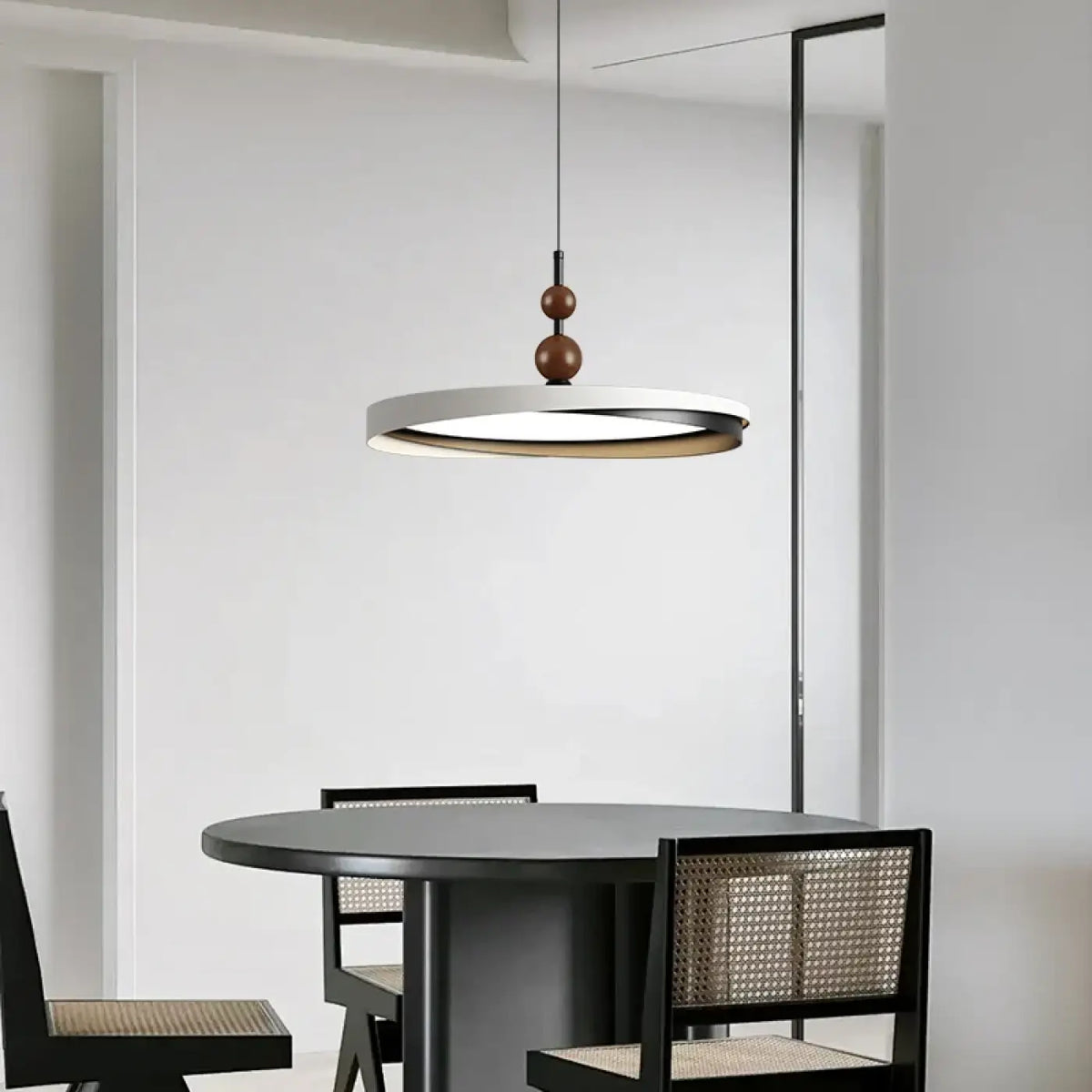 Suspension LED Anneau Noir et Bois – Milette