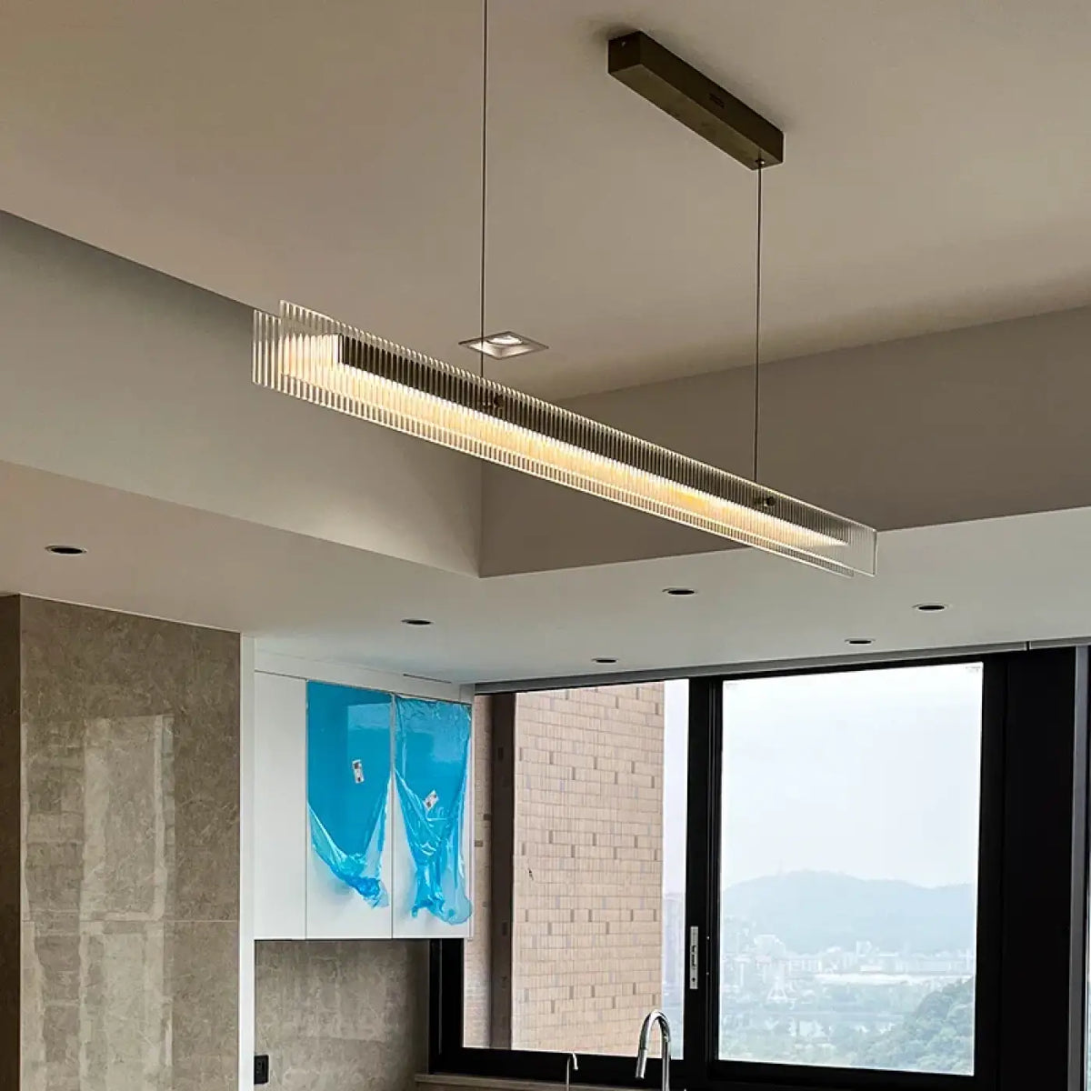 Suspension LED Linéaire Acrylique Dorée – Kala