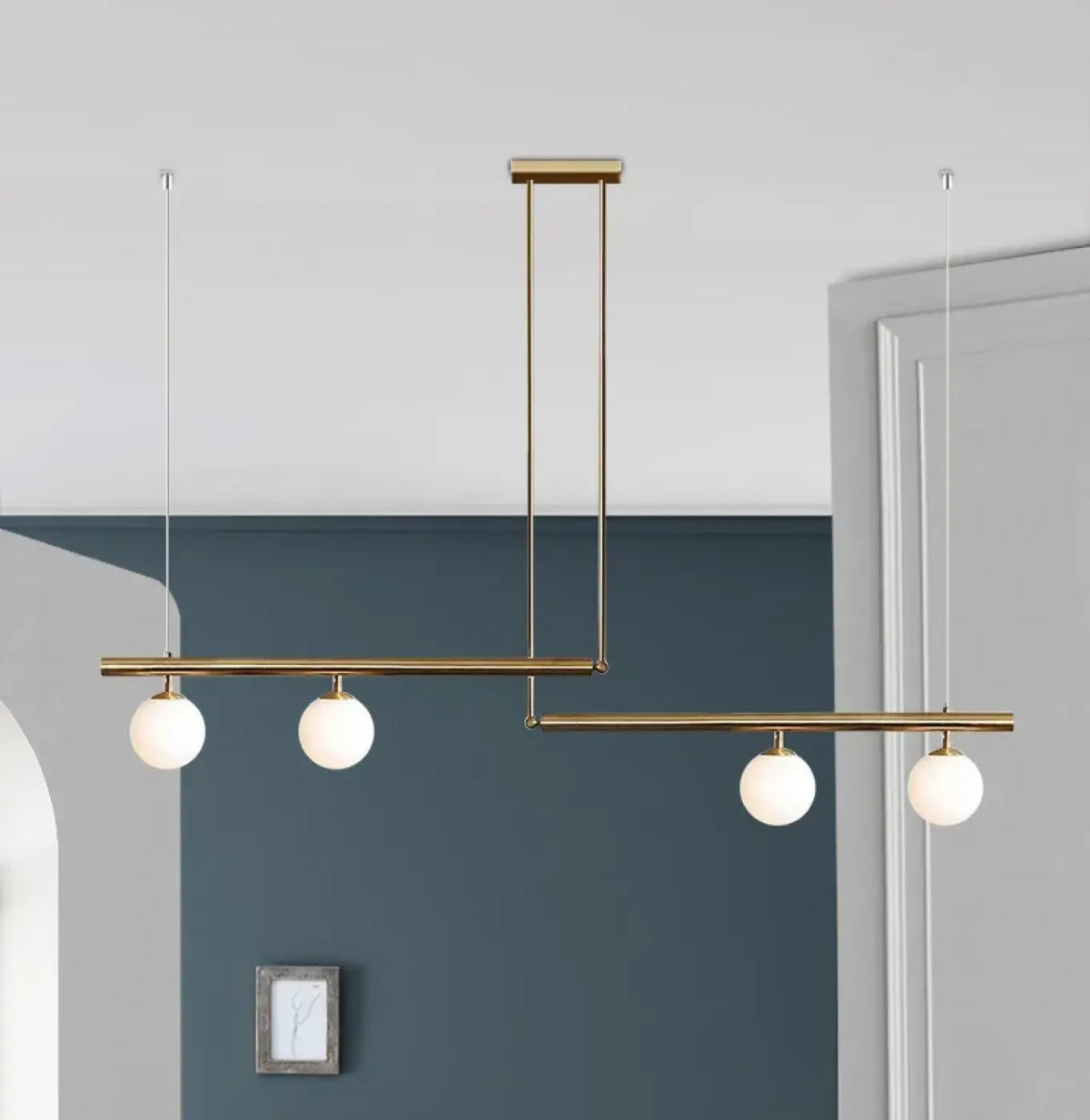 Suspension Linéaire à Globes en Verre – Remane