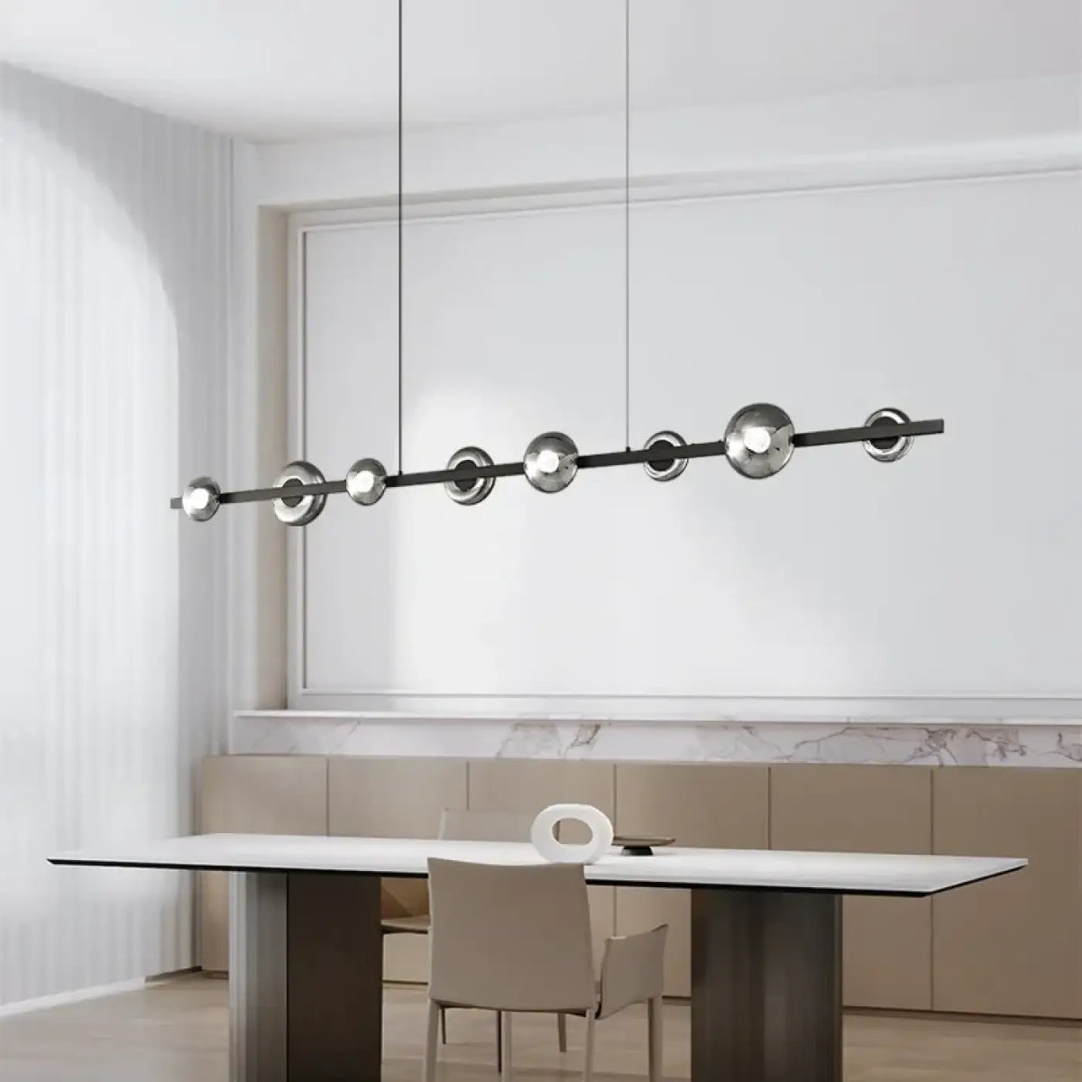 Suspension Linéaire Noir et Or – Kamo