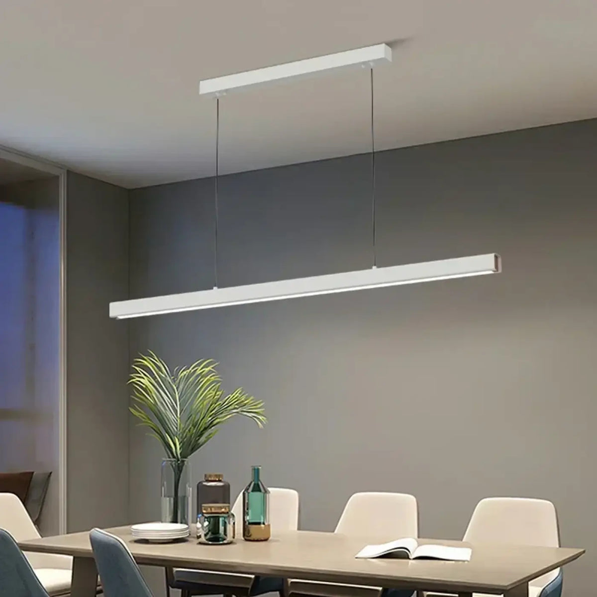 Suspension Linéaire Noire Minimaliste – Bovon