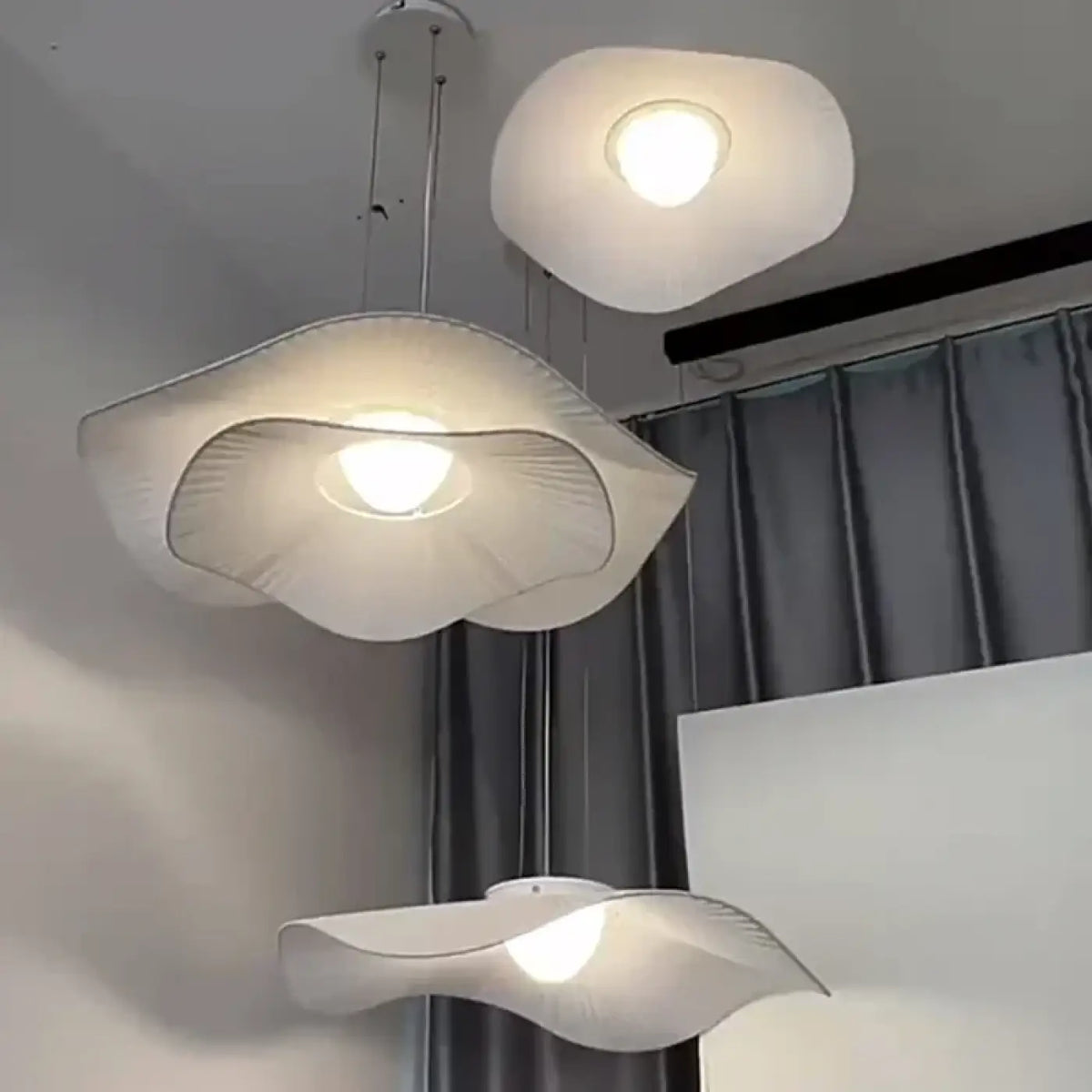 Suspension Blanche à Deux Abat-jour Courbés – Birel