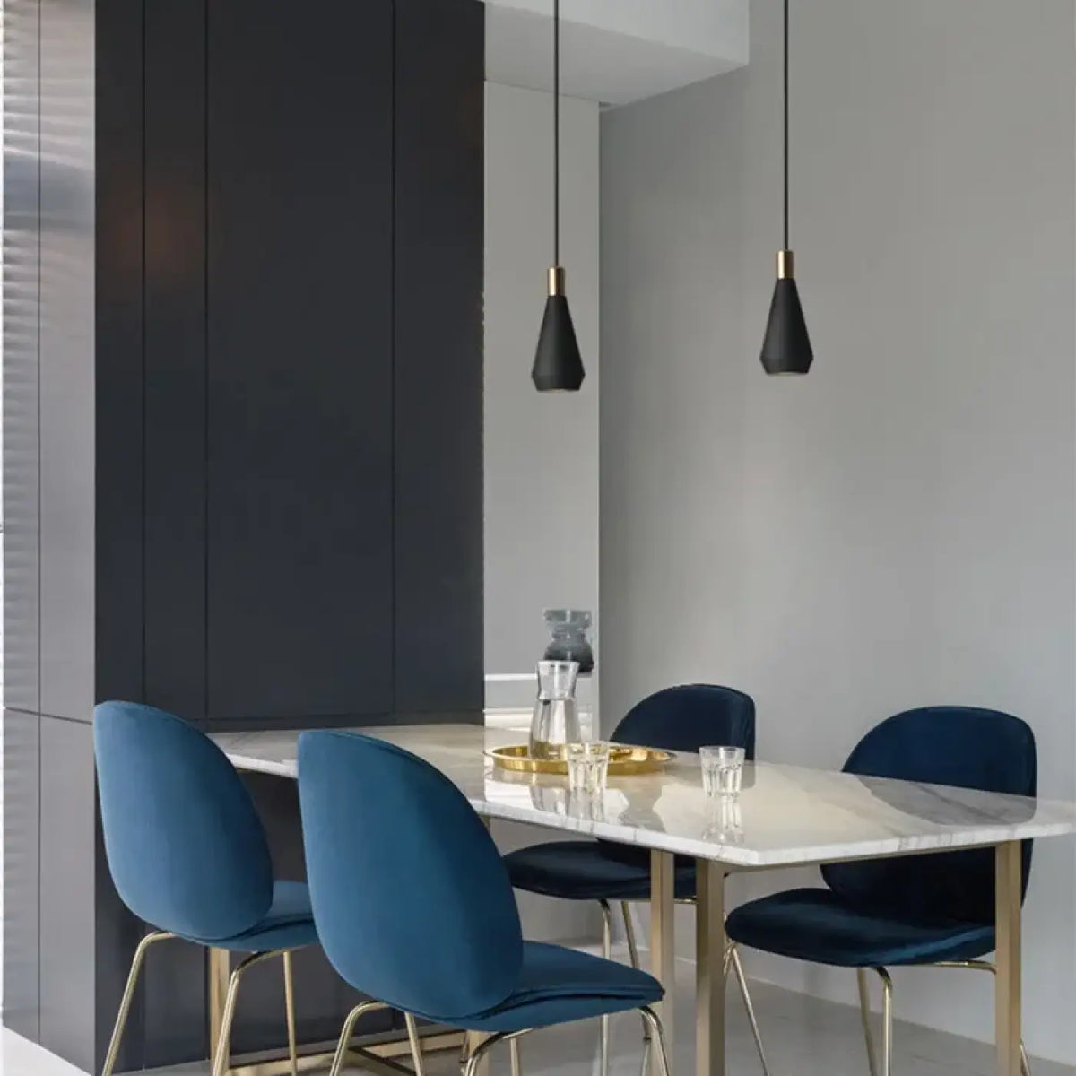 Suspension Conique Noire ou Blanche – Miron