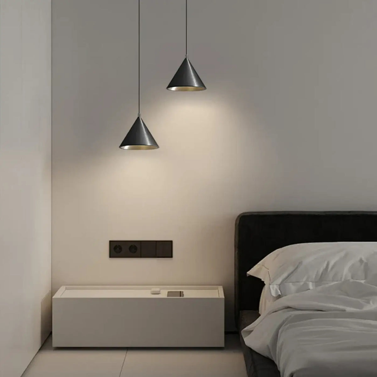 Suspension Conique en Métal Intérieur Doré – Trarane