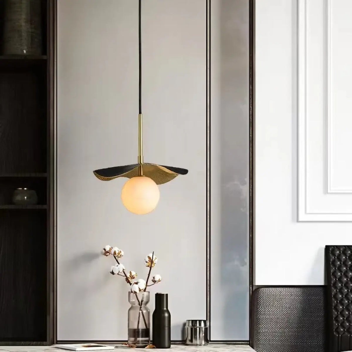 Suspension en Cuivre et Boule Blanche – Fivine
